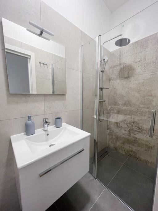 Chariming And Comfy Studio Apartment Pula Exterior foto